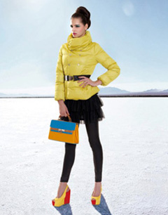 冬季女装外套颜色分类：黄色外套