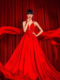 红色婚纱礼服：奢华美