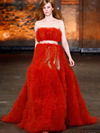 红色婚纱礼服：冬季甜蜜